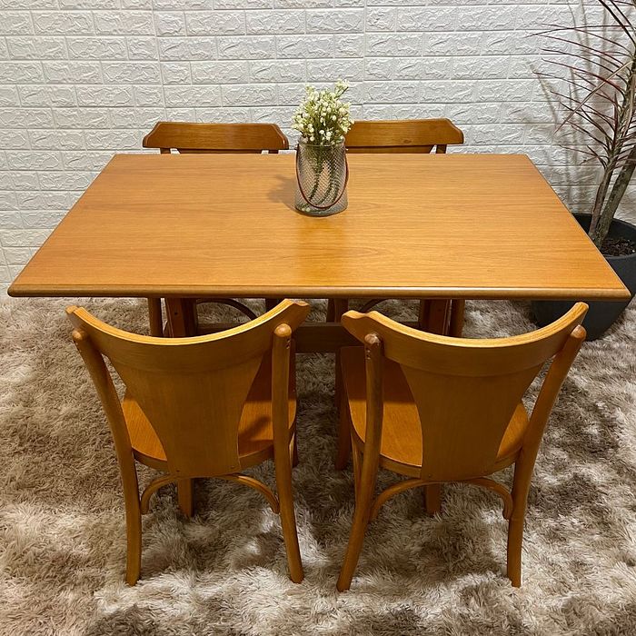Mesa X 120x80 Com 4 Cadeiras Italia de Madeira Maciça Mel Tauari