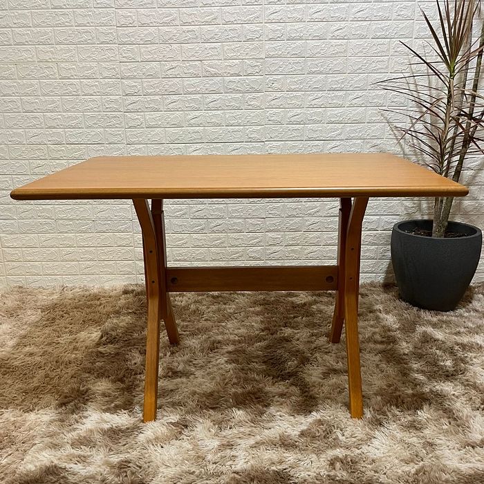 Mesa X de Madeira Maciça 120x80 Mel