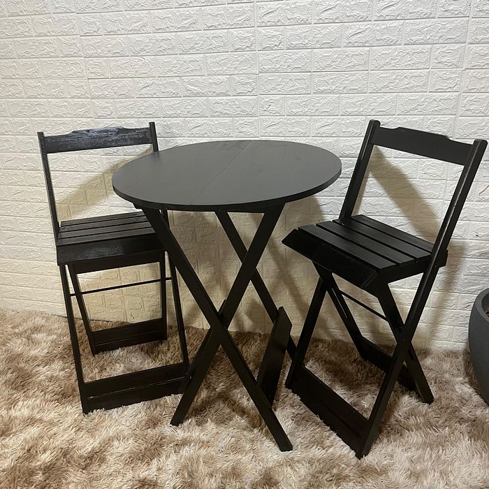 Conjunto Bistrô Dobrável de Madeira Mesa com 2 Banquetas Luiz