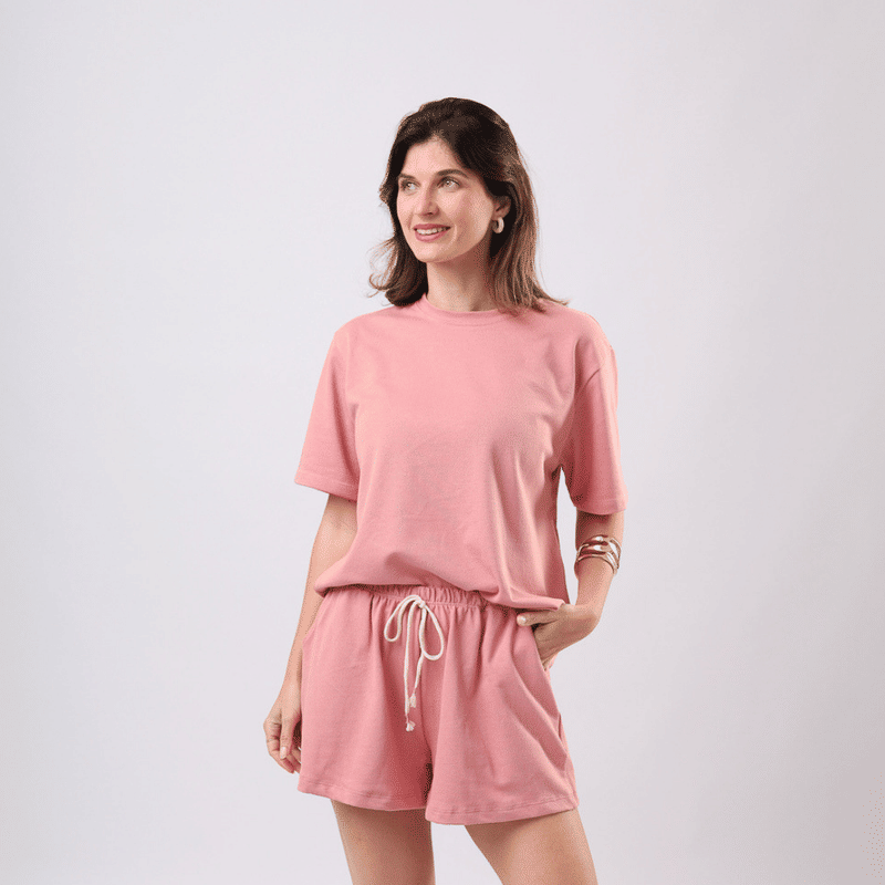 Conjunto Camiseta e Shorts 100% Algodão Easy Breezy Rosa - vista completa da peça vestida