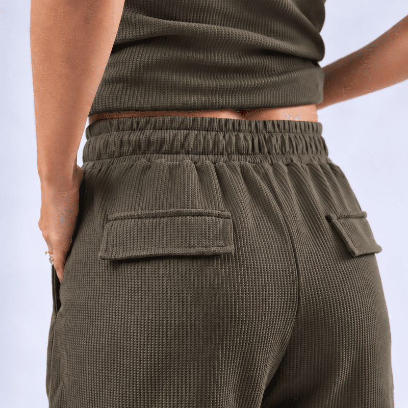 Shorts com Elástico Sirocco - Oliva Noir - detalhe do tecido e acabamento