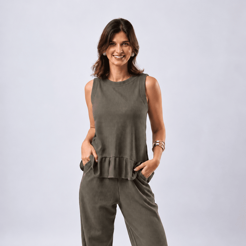 Calça Pantalona Sirocco - Oliva Noir - look completo com sugestão de combinação