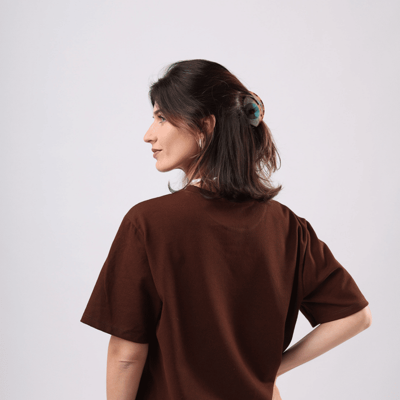Conjunto Camiseta e Shorts 100% Algodão Easy Breezy Marrom - look completo com sugestão de combinação