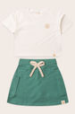 Conjunto Menina Blusa Box Manga Curta Off Natural e Saia com Shorts Verde Folha Conjunto Menina Blusa Box Manga Curta Off Natural e Saia com Shorts Verde Folha