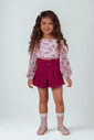 Conjunto blusa estampada e short de cotelê Conjunto blusa estampada e short de cotelê