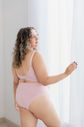 Calcinha Pós Parto Tanga Sem Costura Leve Compressão Plus Size - Dusty Calcinha Pós Parto Tanga Sem Costura Leve Compressão Plus Size - Dusty