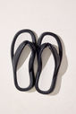 TOKYO - CHINELO FLATFORM PRETO E BRANCO TOKYO - CHINELO FLATFORM PRETO E BRANCO