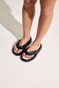 TOKYO - CHINELO FLATFORM PRETO E BRANCO TOKYO - CHINELO FLATFORM PRETO E BRANCO