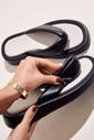 TOKYO - CHINELO FLATFORM PRETO E BRANCO TOKYO - CHINELO FLATFORM PRETO E BRANCO