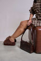 LARA - BOLSA FEMININA CROCO OMBRO MARROM LARA - BOLSA FEMININA CROCO OMBRO MARROM