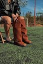 amelie-bota-feminina-camel-3-em-1 Video Bota Amelie Camel cano alto fivela dourada