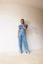 Calça wide leg em denim com leve aplicação de foil prata 94441 Linzzi