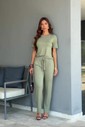 CONJUNTO CALÇA E BÁSICA - VERDE CONJUNTO CALÇA E BÁSICA - VERDE