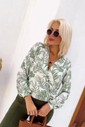 BLUSA TRANSPASSADA MANGA LONGA - ESTAMPA VERDE BLUSA TRANSPASSADA MANGA LONGA - ESTAMPA VERDE