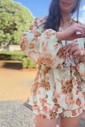 Macaquinho vestido com manga longa em chiffon pastel