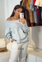 Moletom  Olivia cor azul claro detalhe Ombro a ombro