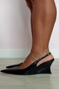Scarpin Slingback Renata Preto Scarpin Slingback Renata Preto