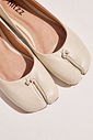 TABI - SAPATILHA BALLERINA FEMININA DE DEDO COURO OFF WHITE TABI - SAPATILHA BALLERINA FEMININA DE DEDO COURO OFF WHITE