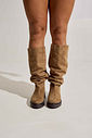 ANGELINA - BOTA FEMININA CANO LONGO BICO REDONDO BEGE ANGELINA - BOTA FEMININA CANO LONGO BICO REDONDO BEGE