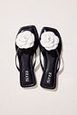 FLORA - RASTEIRA FEMININA FLOR PRETO E BRANCO FLORA - RASTEIRA FEMININA FLOR PRETO E BRANCO