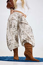 NARI - BOTA FEMININA SLOUCH CANO MÉDIO SUEDE CAMEL NARI - BOTA FEMININA SLOUCH CANO MÉDIO SUEDE CAMEL