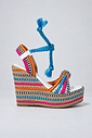califa-sandalia-feminina-amarraçao-multicolorida Sandália feminina plataforma Califa multicolorida com amarração no tornozelo
