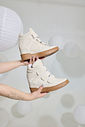 SUKI - TÊNIS SNEAKER FEMININO OFF WHITE SUKI - TÊNIS SNEAKER FEMININO OFF WHITE