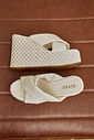 livia-tamanco-feminino-plataforma-off-white Tamanco feminino Livia branco com plataforma e tiras cruzadas