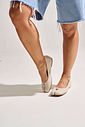 TABI - SAPATILHA BALLERINA FEMININA DE DEDO COURO OFF WHITE TABI - SAPATILHA BALLERINA FEMININA DE DEDO COURO OFF WHITE