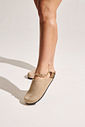 LINA - CLOG FEMININO ANATÔMICO COURO CAMURÇA BEGE LINA - CLOG FEMININO ANATÔMICO COURO CAMURÇA BEGE