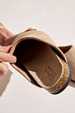 LINA - CLOG FEMININO ANATÔMICO COURO CAMURÇA BEGE LINA - CLOG FEMININO ANATÔMICO COURO CAMURÇA BEGE