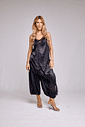 tasha-sandalia-feminina-spikes-prata Sandália Feminina Tasha Prata em look feminino