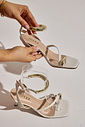 NATI - SANDÁLIA FEMININA SALTO ALTO BICO QUADRADO OFF WHITE NATI - SANDÁLIA FEMININA SALTO ALTO BICO QUADRADO OFF WHITE