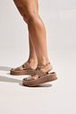 TAKA - PAPETE FLATFORM FEMININA CAMURÇA BEGE TAKA - PAPETE FLATFORM FEMININA CAMURÇA BEGE