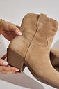 RUBIA - BOTA FEMININA CANO BAIXO COUNTRY COURO BEGE RUBIA - BOTA FEMININA CANO BAIXO COUNTRY COURO BEGE