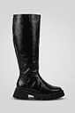 zuna-bota-feminina-cano-longo-tratorada-preta Bota feminina Zuna preta em couro, vista lateral, com cano longo e sola tratorada