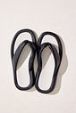 TOKYO - CHINELO FLATFORM PRETO E BRANCO TOKYO - CHINELO FLATFORM PRETO E BRANCO