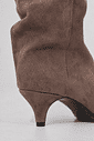 LISE - BOTA FEMININA CANO ALTO BICO FINO SUEDE FENDI