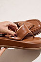 BÚZIOS - CHINELO FLATFORM COURO FEMININO CAMEL BÚZIOS - CHINELO FLATFORM COURO FEMININO CAMEL