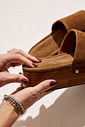 UBUD - TAMANCO FLATFORM FEMININO SALTO MADEIRA COURO CAMEL UBUD - TAMANCO FLATFORM FEMININO SALTO MADEIRA COURO CAMEL