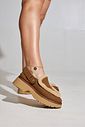 OZZY - CLOG FEMININO PELUCIADO CAMURÇA CAMEL OZZY - CLOG FEMININO PELUCIADO CAMURÇA CAMEL