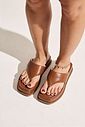 BÚZIOS - CHINELO FLATFORM COURO FEMININO CAMEL BÚZIOS - CHINELO FLATFORM COURO FEMININO CAMEL