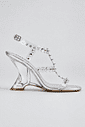 tasha-sandalia-feminina-spikes-prata Sandália Feminina Tasha Prata com spikes vista lateral