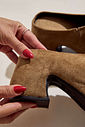 NINA - TAMANCO FEMININO SALTO ALTO CAMURÇA CAMEL NINA - TAMANCO FEMININO SALTO ALTO CAMURÇA CAMEL