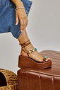 jasmim-sandalia-feminina-pedraria-camel Sandália feminina Jasmim camel com salto e tiras de amarração