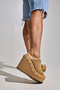 ZAIRA - TAMANCO FEMININO CAMURÇA BEGE ZAIRA - TAMANCO FEMININO CAMURÇA BEGE