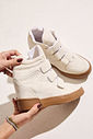 SUKI - TÊNIS SNEAKER FEMININO OFF WHITE SUKI - TÊNIS SNEAKER FEMININO OFF WHITE
