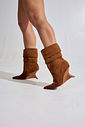 NARI - BOTA FEMININA SLOUCH CANO MÉDIO SUEDE CAMEL NARI - BOTA FEMININA SLOUCH CANO MÉDIO SUEDE CAMEL