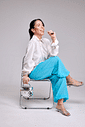 gummy-tamanco-feminino-tela-transparente Tamanco Feminino Gummy Tela Transparente em look feminino