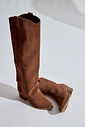 ZURI- BOTA FEMININA 2 EM 1 SALTO BAIXO COURO CAMEL ZURI- BOTA FEMININA 2 EM 1 SALTO BAIXO COURO CAMEL